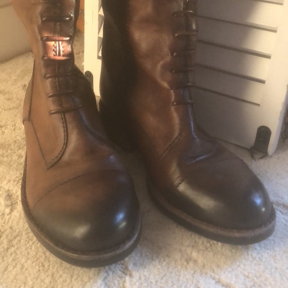 Brown leather boots - Picture 2 of 8